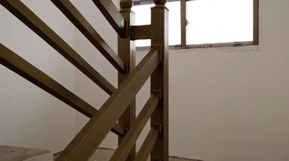 如何用方管焊楼梯扶手 - 西瓜视频